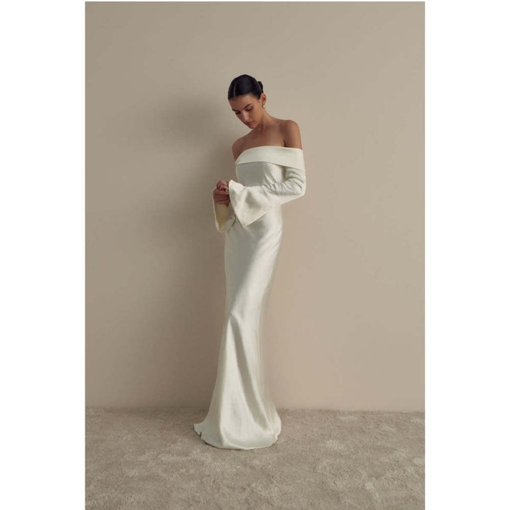 MISHA Bianca Off Shoulder Long Sleeve Gown in Antique Ivory NEW NWT